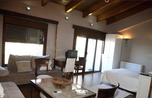 Adahuesca Apartment | Garnacha Loft in Anagussa