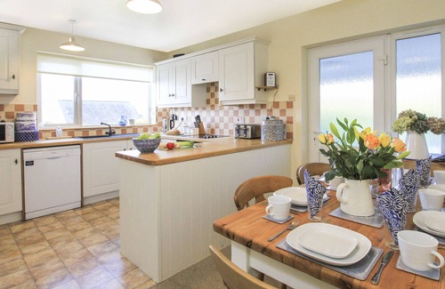 Llanfair Cottage | GARNEDD LWYD, family friendly, with a garden in Llanfair
