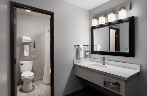 Auburn Hotel | Garner Auburn - Seattle by IHG