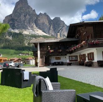 Corvara in Badia Bed & Breakfast | Garni La Vara