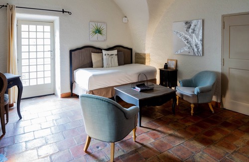 Salon-de-Provence Hotel | Garrigae Abbaye de Sainte Croix