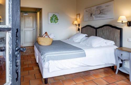 Salon-de-Provence Hotel | Garrigae Abbaye de Sainte Croix