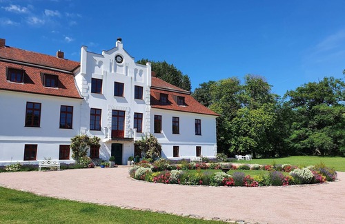 Satow Apartment | Gartenblick - Ferienwohnung mit eigenem Zugang in den Garten