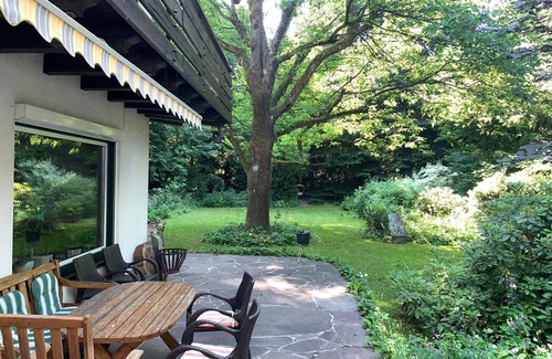 Woergl Apartment | Gartenparadies Inmitten Wörgl - Ferienhaus, Badewanne, 4 Oder Mehr Schlafräume