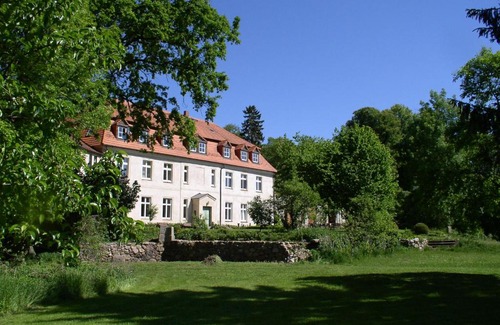 Berge Bed & Breakfast | Gartenzimmer im Schloss Neuhausen