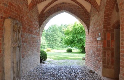 Berge Bed & Breakfast | Gartenzimmer im Schloss Neuhausen