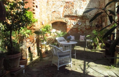 Berge Bed & Breakfast | Gartenzimmer im Schloss Neuhausen