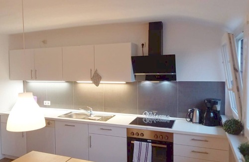 Kesselheim Apartment | Gästehaus Koblenz - Dachgeschoss for up to 10 people with garden use and barbecue
