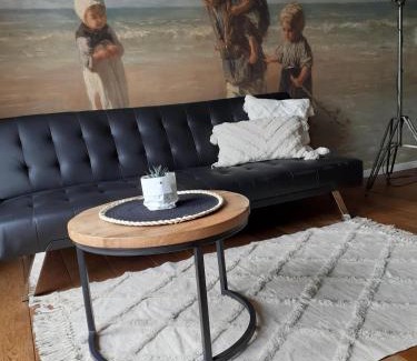 Anjum Apartment | Gastenverblijf By ús thús