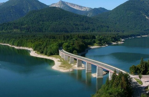 Fall Bed & Breakfast | Gasthaus Faller Hof am Sylvensteinsee Bed & Breakfast