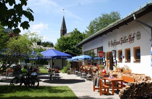 Fall Bed & Breakfast | Gasthaus Faller Hof am Sylvensteinsee Bed & Breakfast