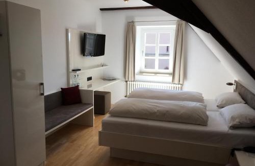 Efringen-Kirchen House | Gasthaus Rebstock Egringen