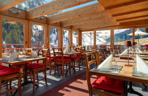 Nufenen Hotel | Gasthaus Rheinwaldstube