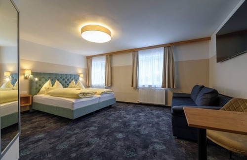 Russbach am Pass Gschuett Hotel | Gasthof Waldwirt