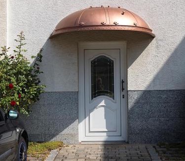 Untersteinbach House | Gasthof Hirschenbräu Michel