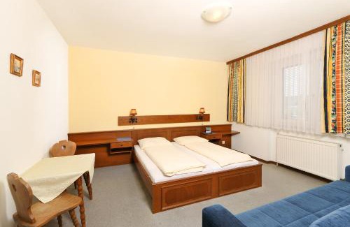Breitenbrunn House | Gasthof-Pension Wein