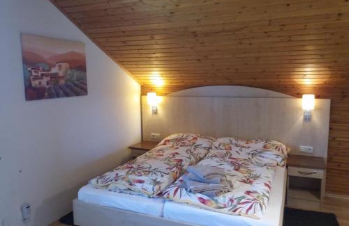 Strass im Attergau House | Gasthof Strobl Waldfrieden Garni