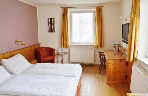Eugendorf House | Gasthof zur Strass