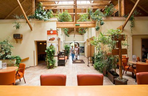 Szigetszentmiklos Hotel | Gastland M0 Hotel & Conference Center