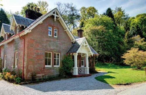 Castle Douglas House | Gate Lodge - Threave Estate