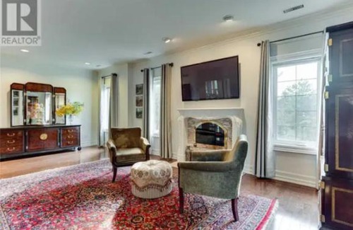 Vaughan Villa | Gated 7000 sq ft Mansion, 2.5 Acre Lot, Circular DriveWay, 15 car parking