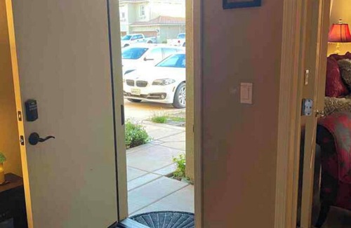 Peters Apartment | Gated community 2-bedroom,1 bath attached apartment in Manteca