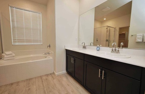 Folsom House | Gated Community｜Dedicate Workspace｜Instant Tour｜Backyard For Dogs #41616