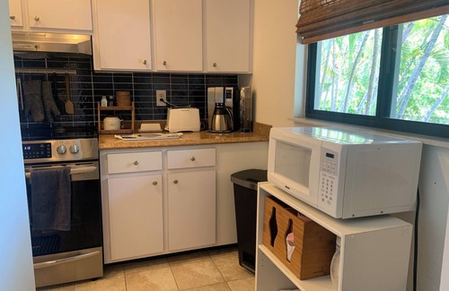 Vamo Condo | Gated Entry Sarasota Condo on the Bay with Seasonal 2 month MINIMUM rental