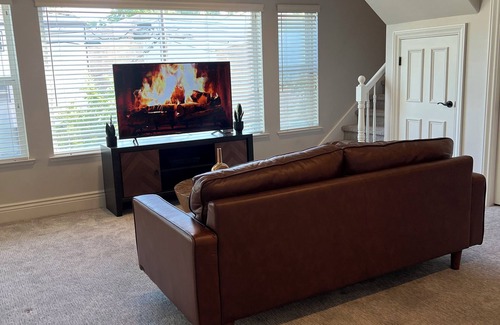 Midtown Sacramento Apartment | Gated Full loft apartment located in the heart of MIDTOWN!