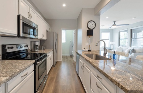 Kierland Condo | Gated w/Garage, Heated Pool/Spa/Fitness Room, Near Hiking & Kierland Commons Fine Dining & Shopping
