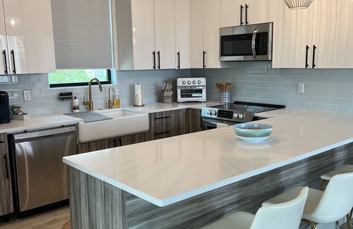 William's Town Cottage | Gateway for couples and families in beautiful tropic of cancer beach