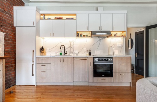 Stratford Apartment | Gateway Inn: Harmony Loft 2BRM