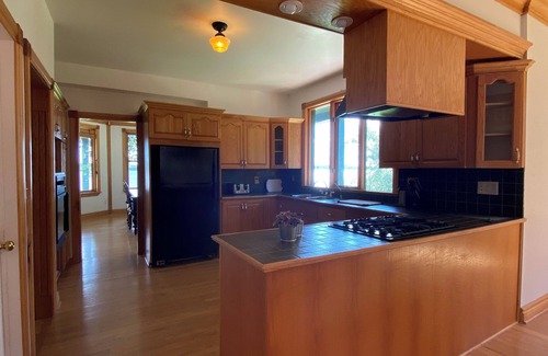 Greater Napanee Cottage | Gateway of Prince Edward County@800 ft Waterfront 20ac Forest