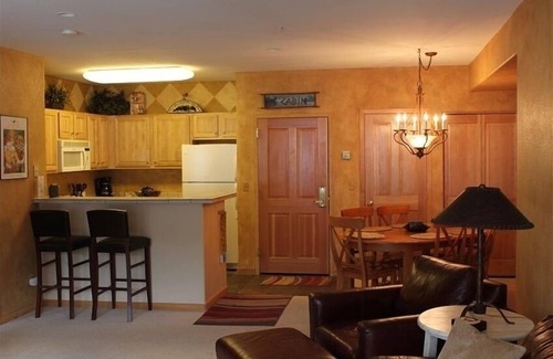 Mountain House Condo | Gateway River Run: 2 Suites, Walk to Lifts, Slope Views, Washer/Dryer