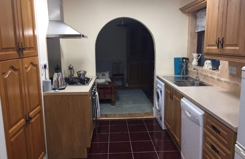 Ballybofey Cottage | Gateway to the Wild Atlantic Way and Causeway Coast. Pet friendly town home.