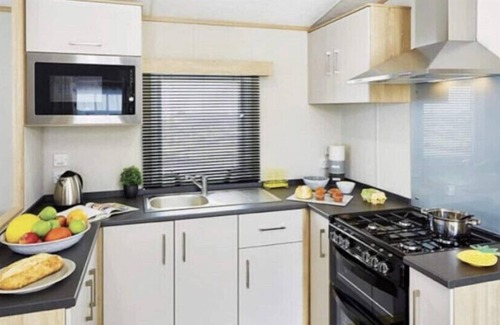 Knaresborough House | Gateway to the Yorkshire Dales a Luxurious 2 bedroom Motorhome sleeps 4