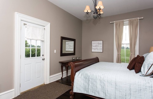 Buchanan Other | Gateway to wine and brewery country.