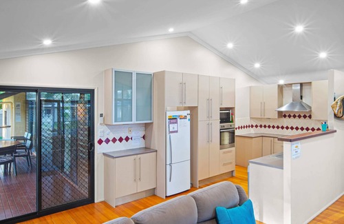 Agnes Water House | Gathering of 8 Pet Friendly Holiday House