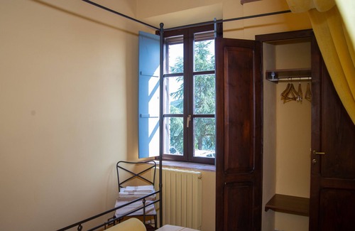 Migliano Apartment | Gattamelata, Historic Flat with Modern Comforts