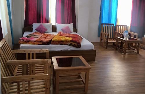 Old Manali House | Gaurav Guest House, Old Manali - Riverside Property ! River & Mountain View !