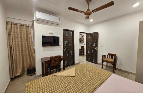 New Delhi Apartment | Gautam Nagar Homestay South Delhi