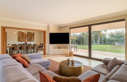 Gava Villa | Gava Beach Villa by Olala Homes