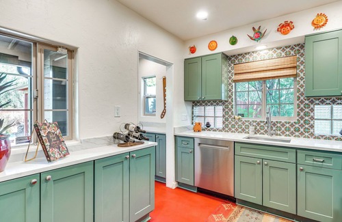 Grant - Glenn House | Gazebo, Patios & Grill: Colorful Tucson Retreat!