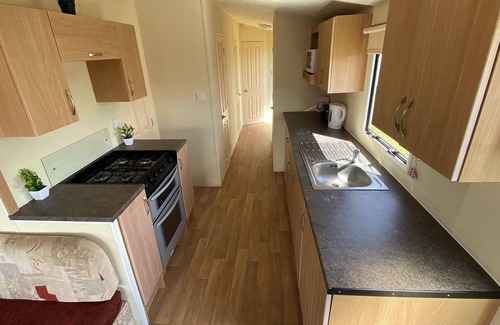 Clacton-on-Sea House | GC132 - Discover Your Perfect Seaside Escape in Clacton-on-Sea!