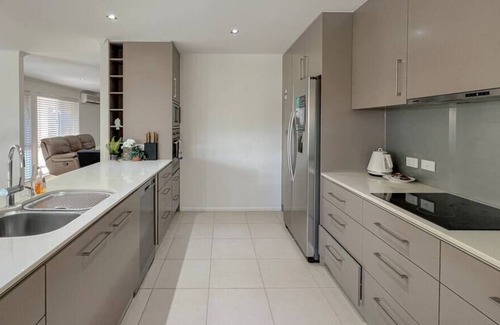 Paradise Point House | GC24 Luxury Waterfront house with Pier&Pool!