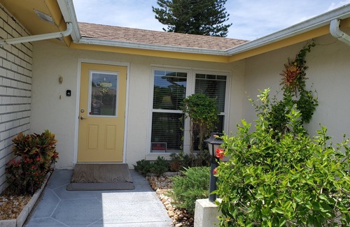 Oakland Hills House | Gecko Garden, full refund*, pool, sleeps 6