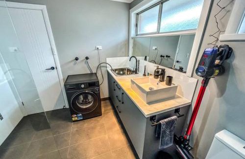 Manifold Heights Apartment | Geelong West Unit