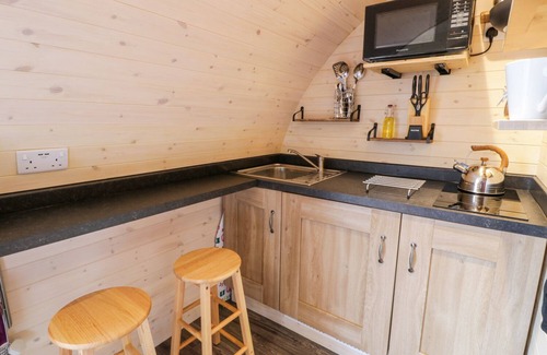 Saint Asaph Cottage | GELERT POD, pet friendly, country holiday cottage in St Asaph