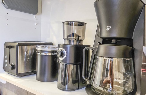 Luenen Apartment | Geli Homes L1 - 2x Kingsize Bett, 1 bis 4 Pers, Parkplatz, TV, Wifi, Kaffee, Tee