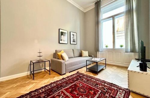 Szentimrevaros Apartment | Gellert Danube Panorama Apartment